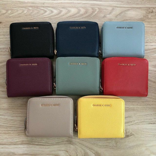 CHARLES & KEITH CLASSIC ZIPPED SHORT WALLET BAG แท้💯%<outlet>