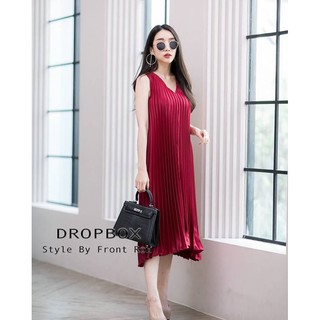 Issey Pleat Pleat Dress เดรสอัดพรีทคอวีเเขนกุด รุ่นนี้ใส่ได้ทุกไซส์เลยจ้า ผ้าอัดพรีทสวยงามมากคะ งานใส่สบายๆ