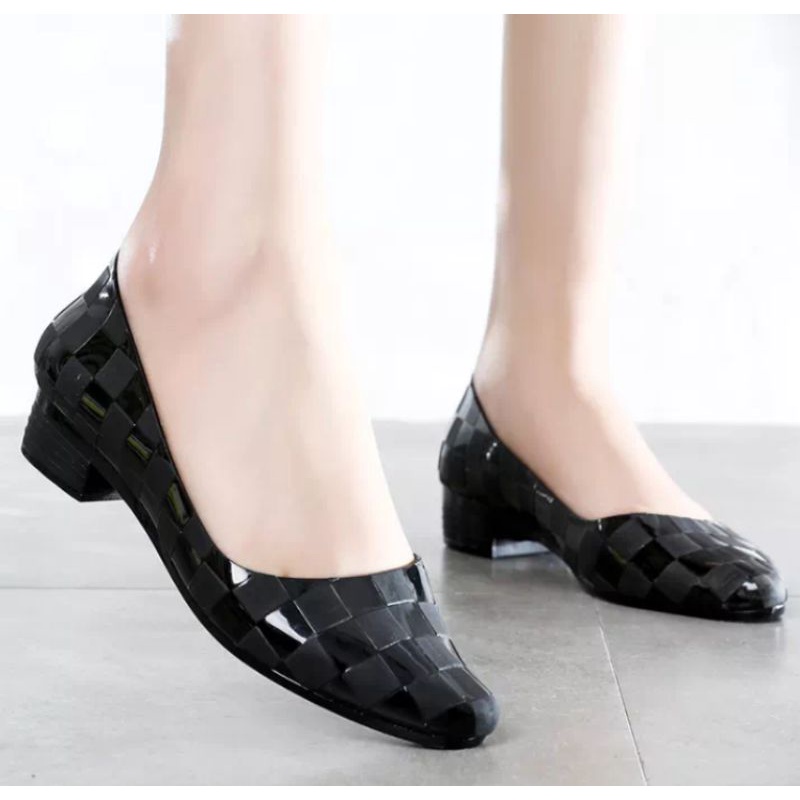 รองเท้าแฟชั่นผู้หญิง คัชชูหุ้มส้นใส่ทำงาน ใส่เที่ยว👠 เบอร์ 39 สีดำ