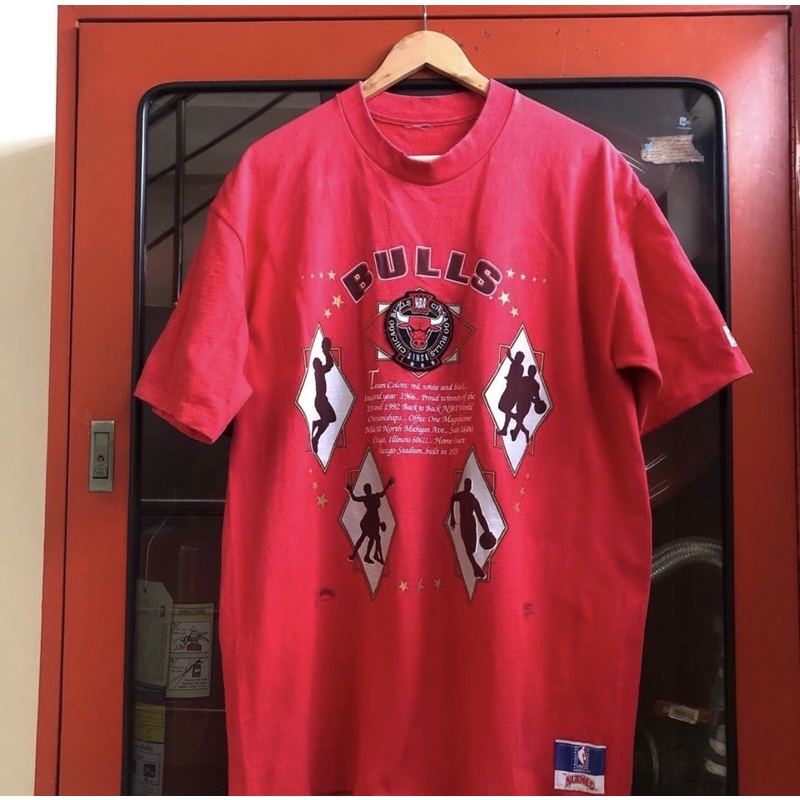 (แท้ 100%) Vintage เสื้อ Chicago Bulls 90's