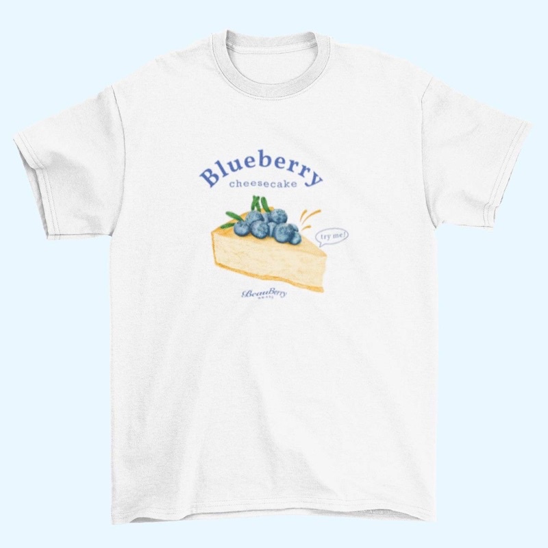 เสื้อยืดคอกลม ลาย blueberry cheesecake (cotton 100%) unisex