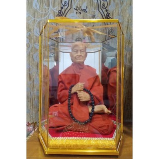 พระเกจิชื่อดัง พร้อมตู้ รับเกจิท่านใดระบุในเเชท