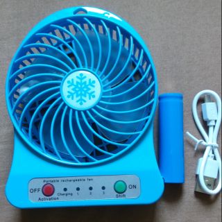 พัดลมพกพา Portable Mini Fan : สีน้ำเงิน (มีแบตเตอรี่ชนิดชาร์จได้พร้อมสายชาร์จ)