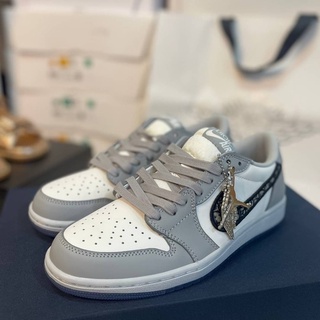 [ พร้อมส่ง ] รองเท้าผ้าใบ ข้อสั้น Air Jordan 1 Low " Di*r " Size 37 - 45 [ OG ]