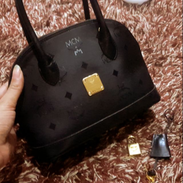 (USED/AUTHENTIC) 😁 McM Vintage Black Nylon Mini Alma Bag (ขนาด/ทรง Alma BB 👛