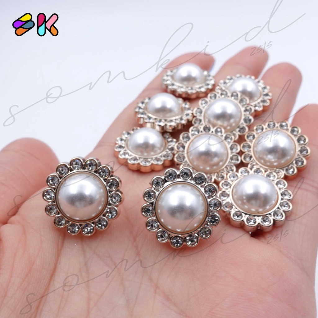 somkid กระดุมแฟชั่น กระดุมมุกเพชรล้อมรอบ เนื้อพลาสติกชุบขอบทองโรสโกล ขนาด17mm (size 28L)และ 20mm(size34L)