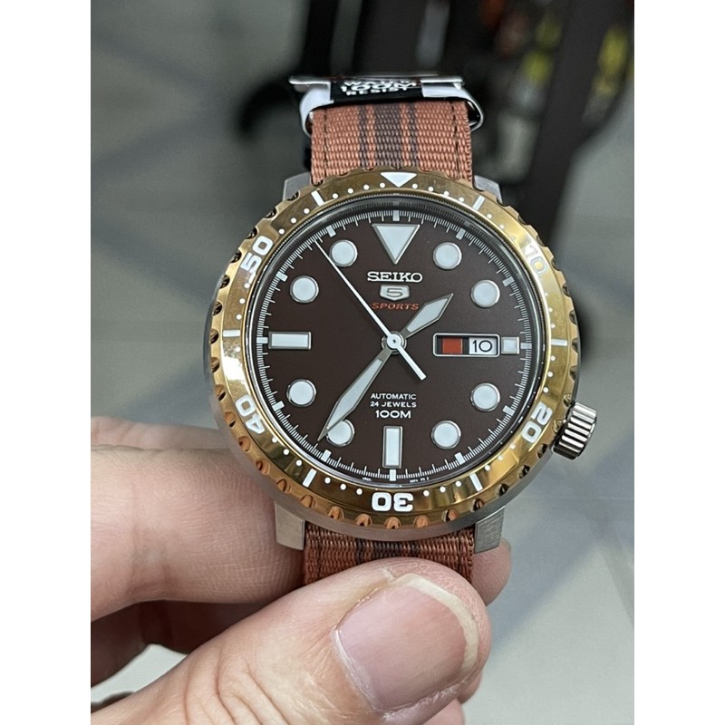 seiko 5 sport กันน้ำ 100 เมตร