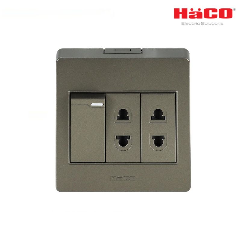 Haco ปลั๊ก 2 ช่อง สวิตซ์ 1 ช่อง 16 แอมป์  พร้อมกล่องหน้ากากแบบลอย รุ่น M3N-R21-CC (สีช็อคโก) มี มอก.