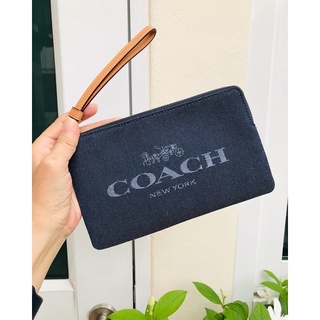 พร้อมส่ง แท้ 💯% 🇺🇸New Coach 1 ซิป L Large Corner Zip Wristlet With Coach (COACH C8311) Im/Denim