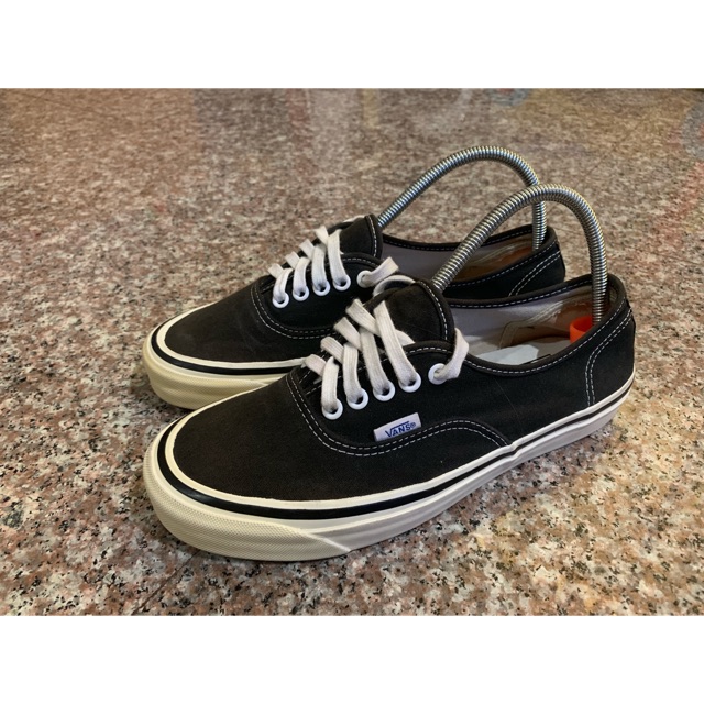 vans authentic style 44