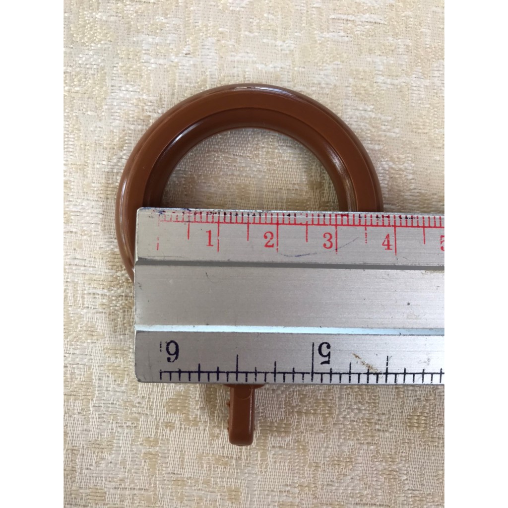 ห่วงผ้าม่าน สีโอ๊คเข