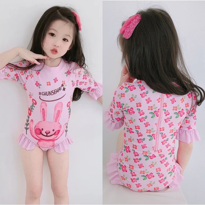 PRETTY BABY ชุดว่ายน้ำเด็กผู้หญิง จั๊มสูทแขนสามส่วน(เเถมหมวก)เนื้อผ้าไนลอนลื่น(062)