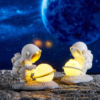 Astronaut Lamp โคมไฟนักบินอวกาศ