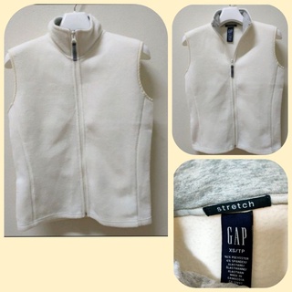 แบรนด์Gap Stretch สภาพดี 95 %เสื้อกั๊กอก32-36นิ้ว