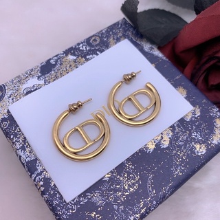 ต่างหู D C วัสดุแข็งแรงมาก พร้อมส่ง