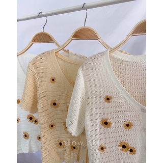 🌻𝗦𝘂𝗻𝗳𝗹𝗼𝘄𝗲𝗿 𝘄𝗮𝗿𝗲🌻 เสื้อถักปักลายดอกทานตะวัน