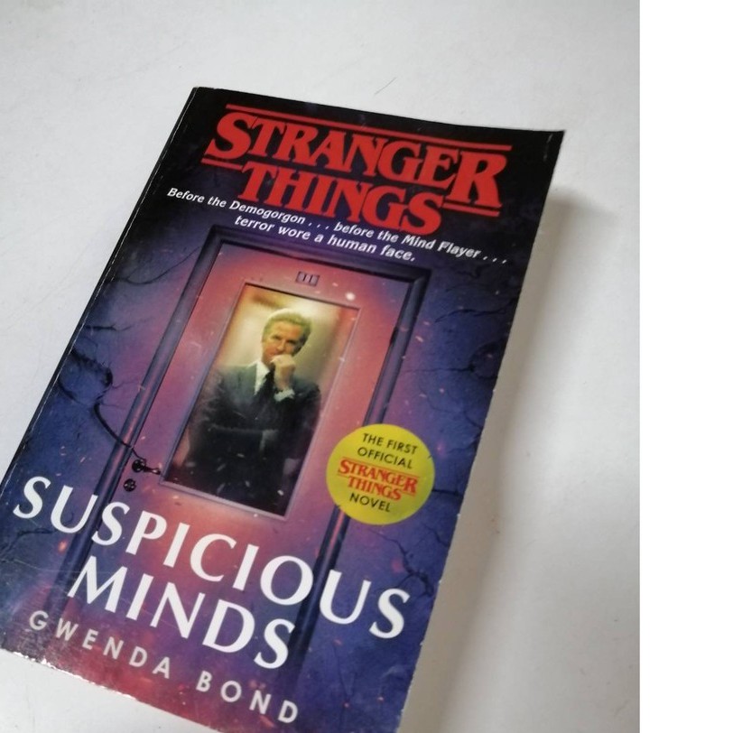 *หนังสือมือสองสภาพใหม่เอี่ยม* Stranger Things: Suspicious minds