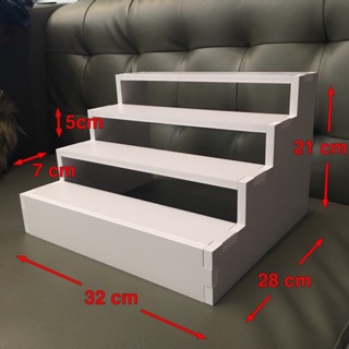 ชั้นวางโมเดล ถอดประกอบได้ 4 ชั้น  กว้าง 32ยาว28สูง 21 เซนติเมตร แข็งแรงทนทาน เบา ประกอบง่าย วางในตู้ ikeaได้พอดี