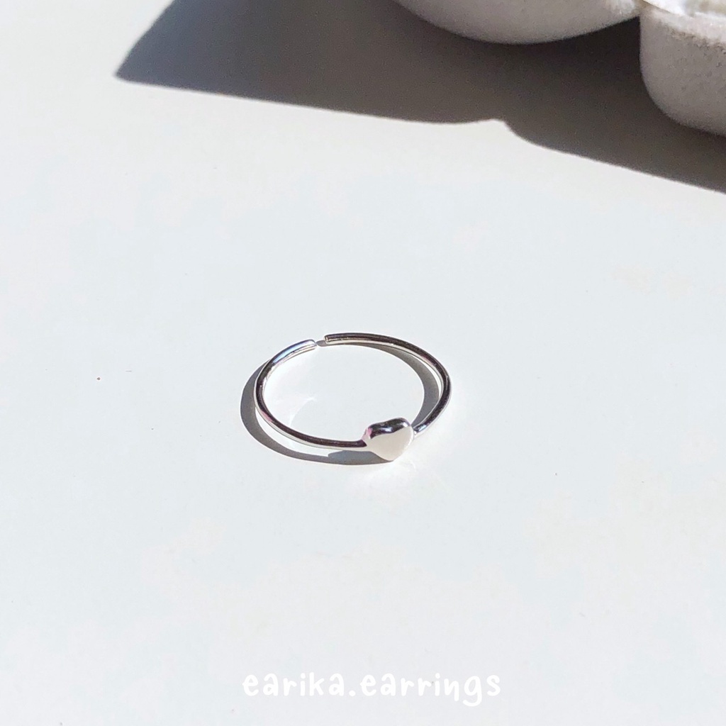 earika.earrings – mini heart ring (มีให้เลือกสองสี) แหวนเงินแท้ใส่อาบน้ำได้ ฟรีไซส์ปรับขนาดได้ ราคา ถูกที่สุด ดีลบีเคเค แกลเลอรีภาพที่ 4