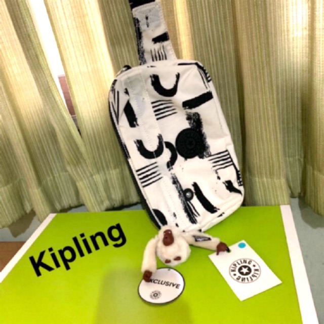 กระเป๋า Kipling แบบสะพาย หรือคาดอก ของใหม่