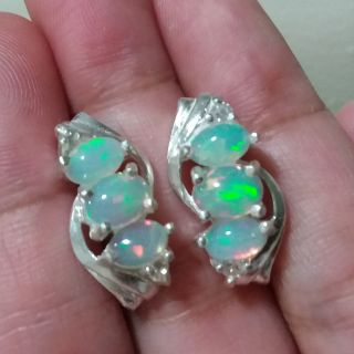 ต่างหูโอปอลธรรมชาติแท้ เงินแท้925 เพทายไฟเพชร (Natural Unheated Opal Earrings)