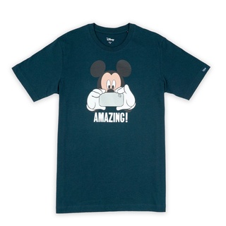 Disney Mickey Go Men Amazing T-Shirt - เสื้อผู้ชาย มิกกี้โกลายมิกกี้เม้าส์ถ่ายรูป สินค้าลิขสิทธ์แท้100% characters studio