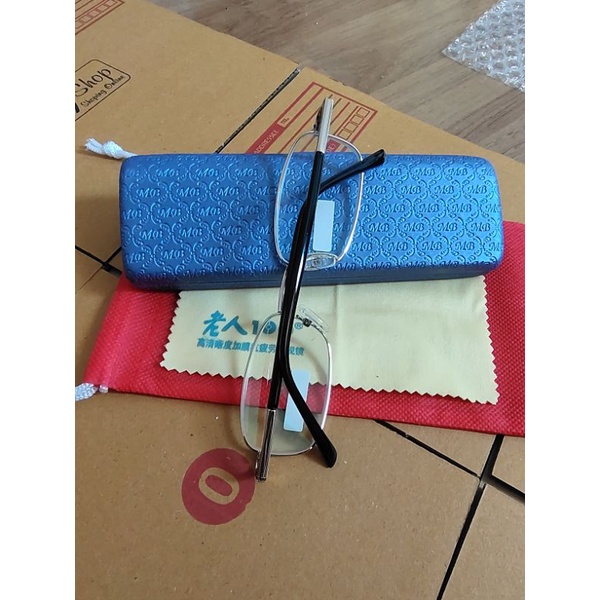 พร้อมส่ง แว่นสายตายาว เลนส์กระจก ขาสปริง งานAaaมาพร้อมSetboxกล่องหนัง+ผ้า ทรงสวย ใส่ได้ทั้งชาย/หญิง มีเก็บเงินปลายทาง,✅