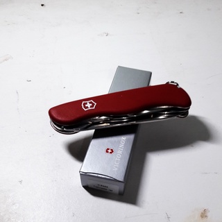 VICTORINOX Trailmaster red Trail Master red 0.8463 SWISS MADE มีดพับ มีดเดินป่า มีดอเนกประสงค์