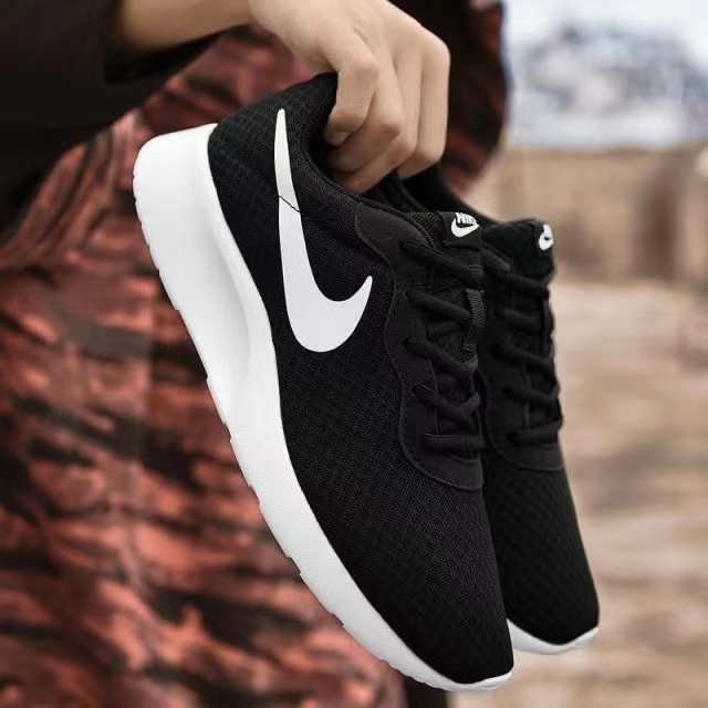 nike roshe run tanjun