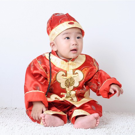 ชุดจีนเด็กชาย ชุดฮ่องเต้ 3 ชิ้น เสื้อ+กางเกง+หมวก ผ้าไหมแพร ลายมังกรทั้งตัว แต่งขอบสีทอง งานเนี๊ยบ :: ชุดสีแดง #CNY42R