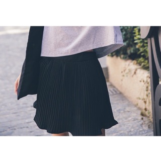 🎲 Black • Pale pleated skirt ♡♡