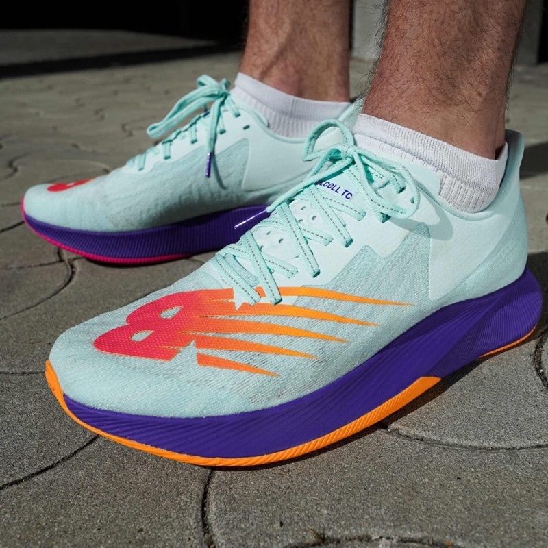 New Balance FuelCell TC รองเท้าวิ่งผู้ชาย