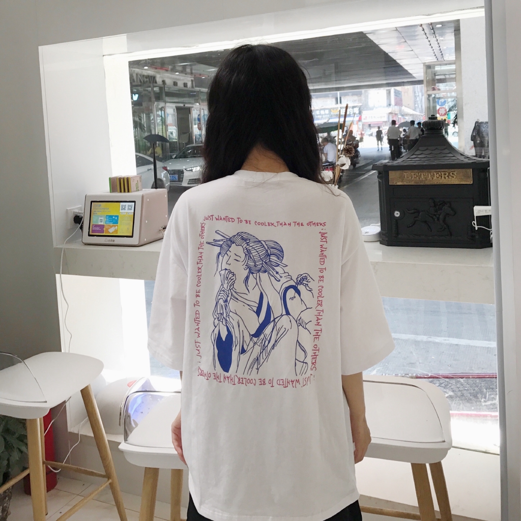ใหม่ เสื้อยืดลําลอง แขนสั้น พิมพ์ลายตัวอักษร ทรงหลวม โอเวอร์ไซซ์ สไตล์วินเทจ แฟชั่นสําหรับสตรี