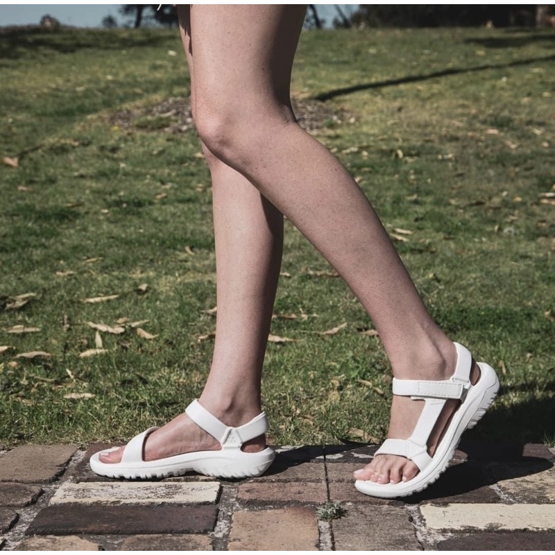 รองเท้า Tava รุ่น Hurricane drift มือสอง ใหม่มาก สีขาว