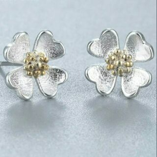ต่างหูเงินลายดอกไม้ พร้อมส่ง