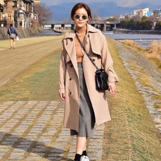 Trench coat จากร้าน dailysquad