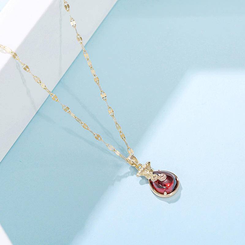 สร้อยคอไทเทเนียม จี้รูปเหรียญนําโชค ประดับเพทาย สีแดง สีโรสโกลด์ 18K สําหรับผู้หญิง - รูปที่ 5