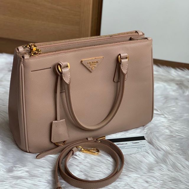 Prada saffiano 30