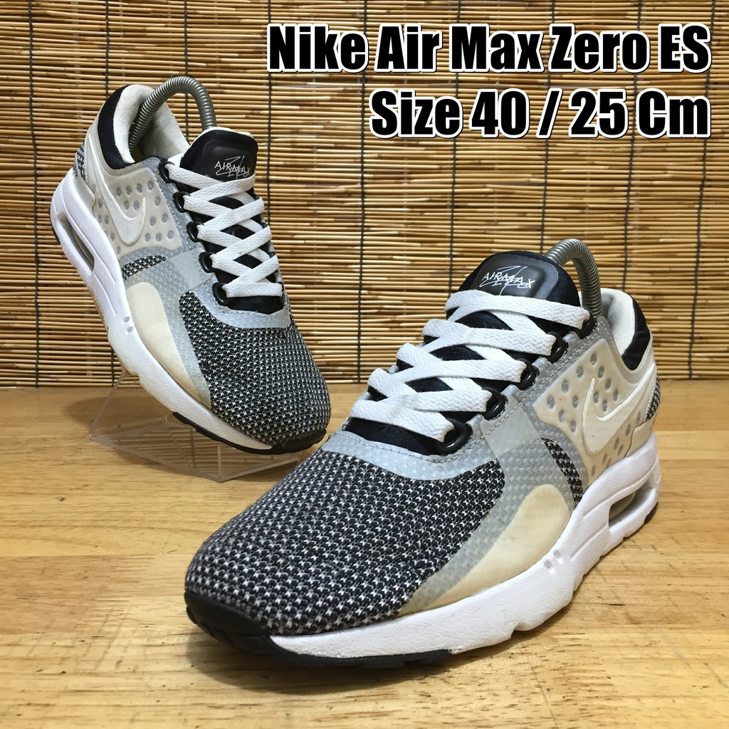 Nike Air MAx Zero ES รองเท้าผ้าใบมือสอง