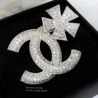 Chanel brooch hiend jewelry grade