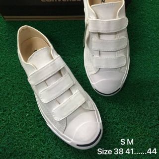 รองเท้าผ้าใบ สีขาว ไซส์ปกติ 38/41-44