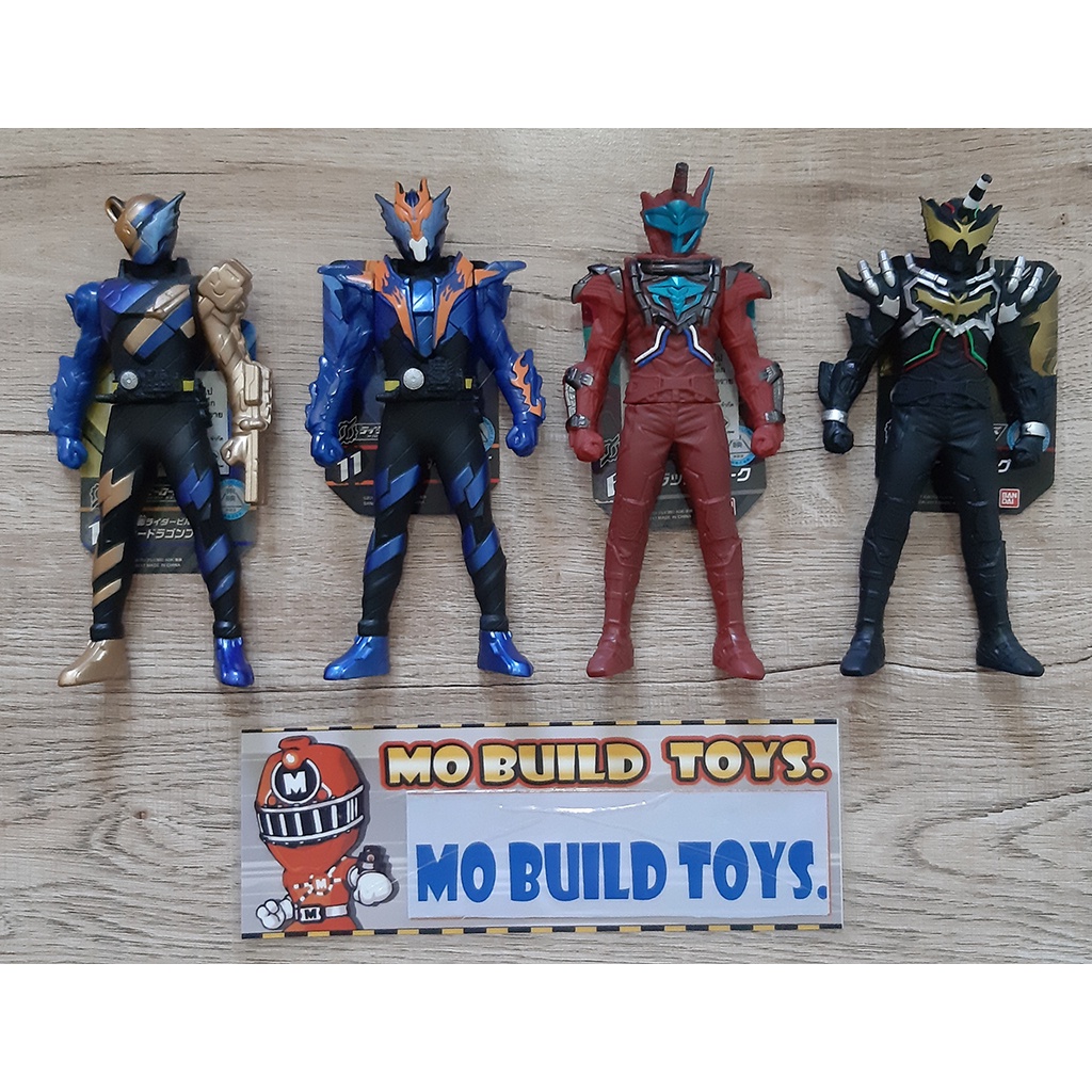 Soft Kamen Rider Build ขนาด 7 นิ้ว คละแบบ  มีป้ายแท็ก P2 จาก Kamen Rider Build