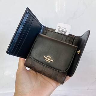 พร้อมส่งแท้💯 กระเป๋าสตางค์Coach3 พับ มีช่องใส่ซิป ใส่เหรียญ ใส่บัตร COACH SMALL WALLET IN SIGNATURE COATED CANVAS