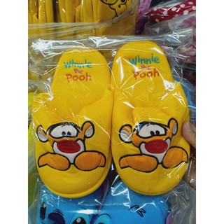 ‼️พร้อมส่ง‼️รองเท้าใส่เดินในบ้านพื้นหนาลายหมีพูห์ pooh