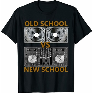 tshirtเสื้อยืดคอกลมฤดูร้อนใหม่ เสื้อยืด พิมพ์ลาย Old School DJ VS New School DJ House Dance Music สําหรับผู้ชายSto4XL