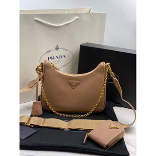 กระเป๋า​สะพาย​ข้าง​ prada​ ทรงพอช