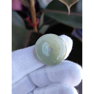 👑 หยกโดนัทพม่า เจไดท์ Type A เนื้อเขียวอ่อน ใส (Jade Jadeite)🌿 ขนาด 26 × 7 มิล.🌿 น้ำหนัก 9 กรัม🌿 แหล่ง พม่า