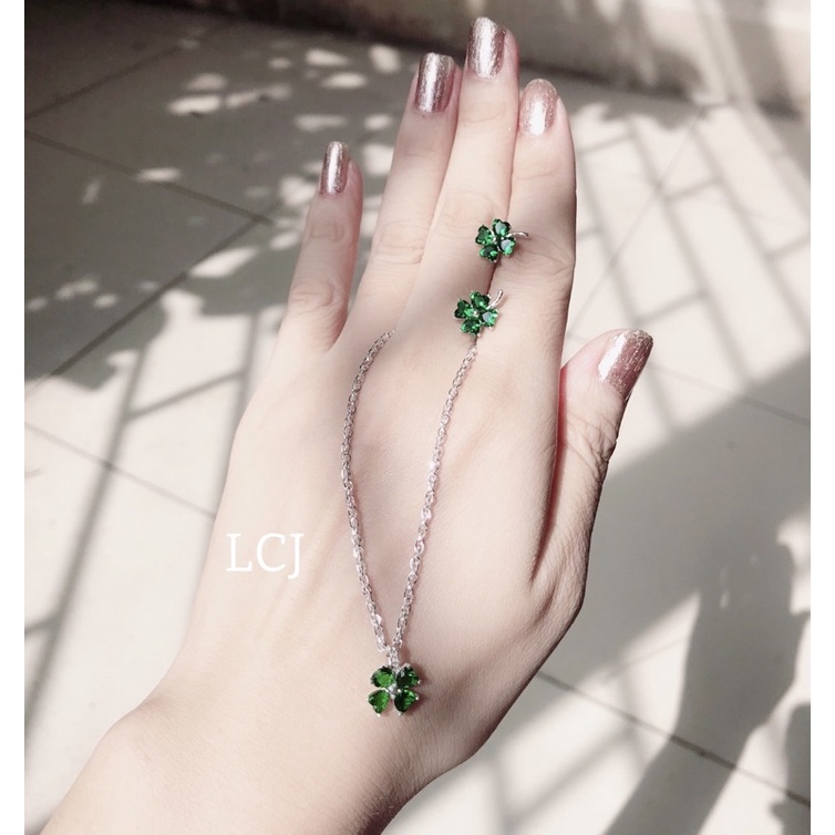 ชุดเครื่องประดับเงินโคลเวอร์สี่ใบนําโชค ชุดสร้อยคอและต่างหูโคลเวอร์สี่แฉกสีเขียว - เครื่องประดับ LCJ