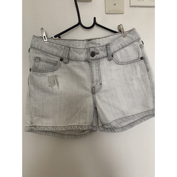 กางเกงขาสั้นยีนส์ MNG size 34 (มือสอง)
