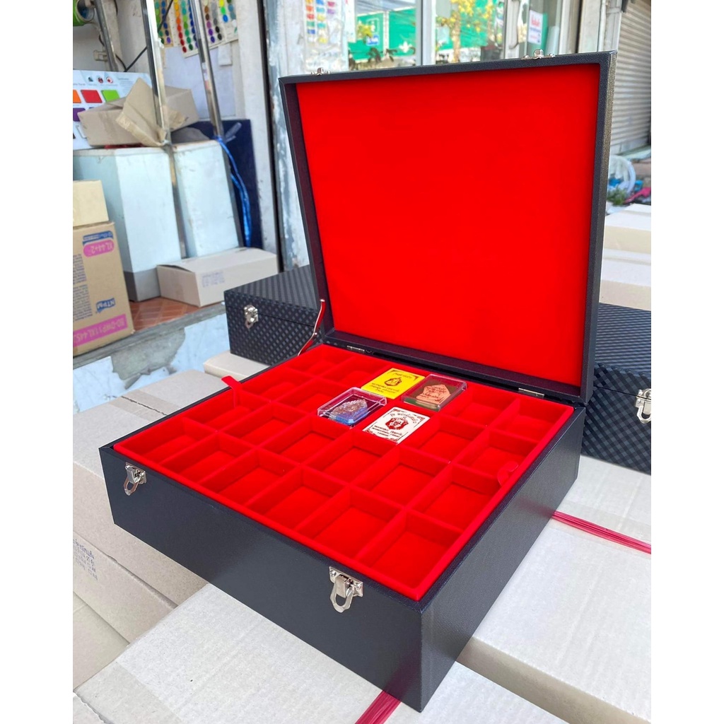 กล่องหนังดำ 72 ช่อง ขนาด 12"x13"x4" (31x33x11 cm.) ขนาดช่อง 5x7 cm. เพิ่มทรัพย์กล่องพระ กล่องใสพระ